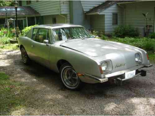 Studebaker AVANTI II Coupe (1979)