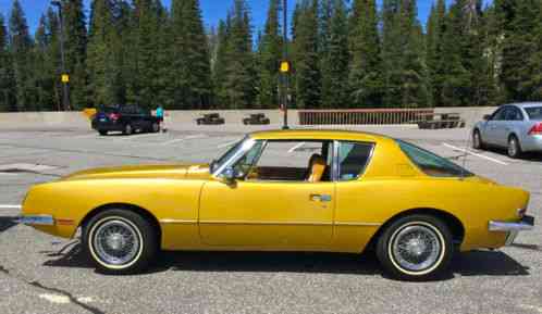 Studebaker Avanti II (1977)