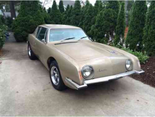 Studebaker Avanti R2 (1963)