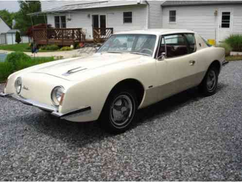 Studebaker Avanti R2 (1963)