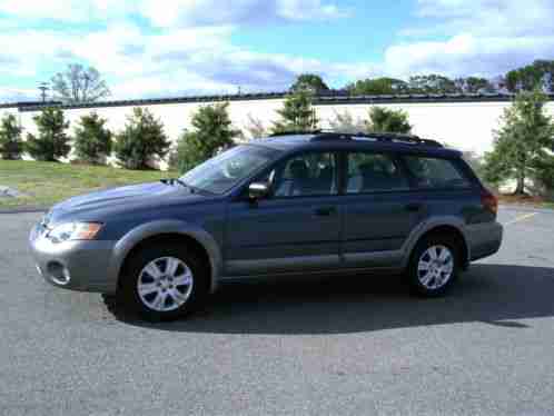 Subaru Legacy Outback Wagon AWD (2005)