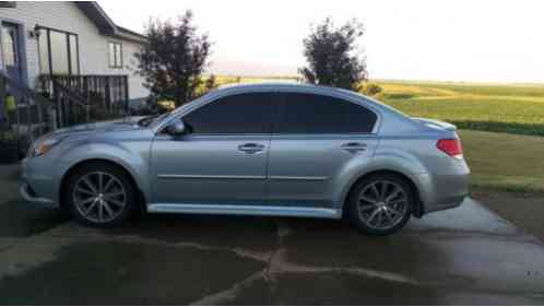 Subaru Legacy Premium (2013)