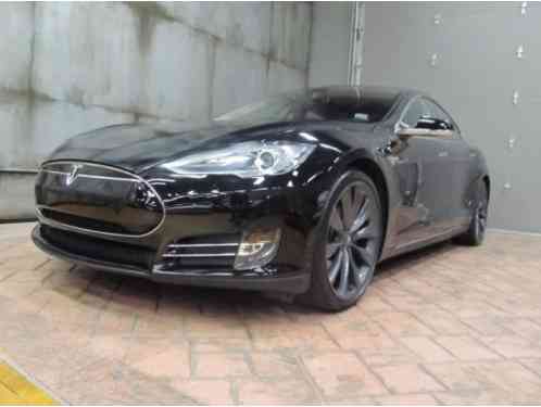 Tesla Model S (2013)