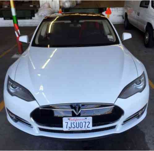 Tesla Model S (2014)