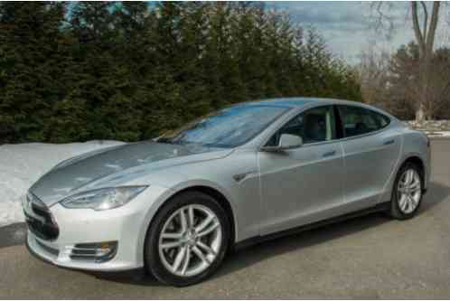 Tesla Model S (2014)