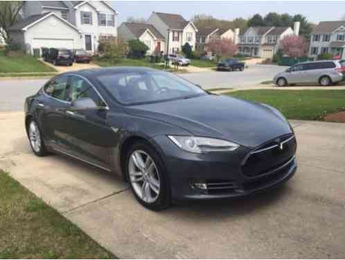 Tesla Model S (2013)