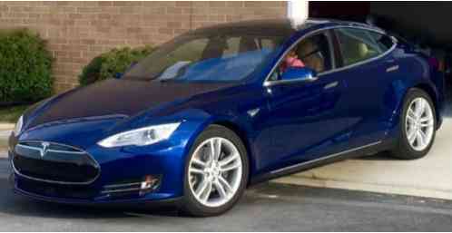 Tesla Model S (2016)