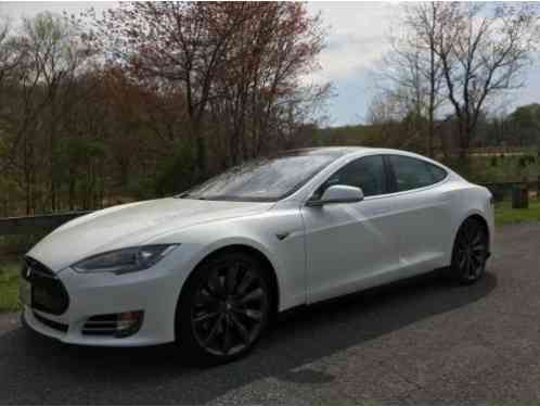 Tesla Model S (2013)