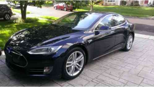 Tesla Model S (2013)