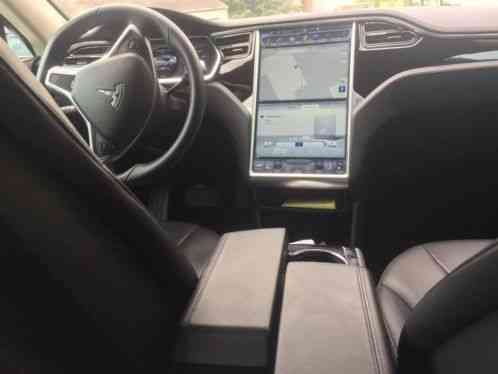 Tesla Model S (2014)