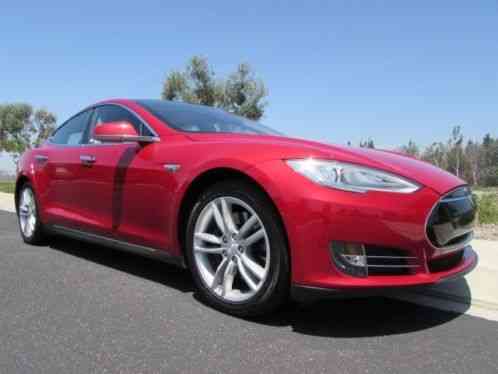 Tesla Model S (2013)