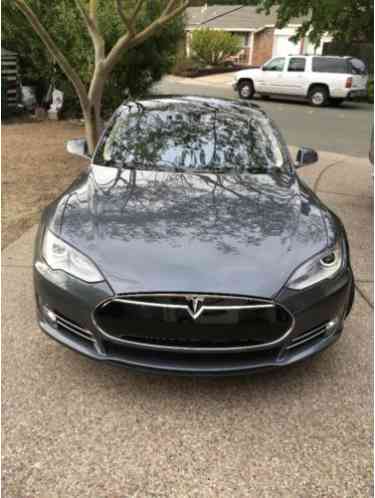 Tesla Model S (2013)