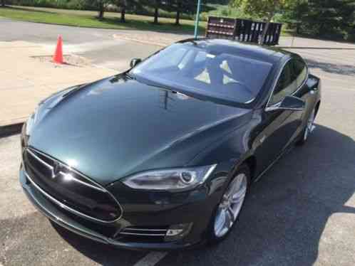 Tesla Model S (2014)