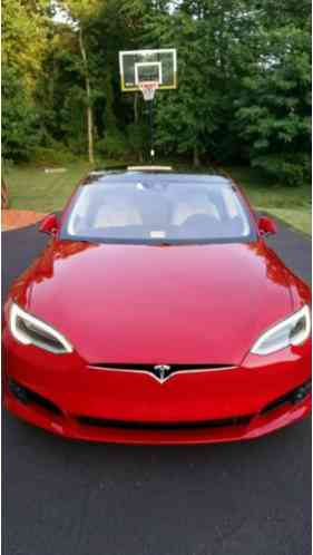 Tesla Model S (2016)