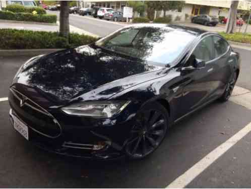 Tesla Model S (2014)