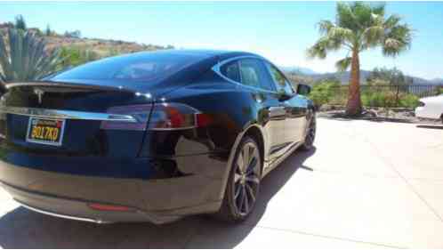 Tesla Model S (2012)