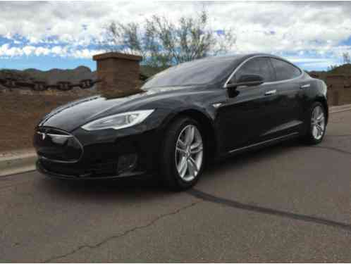 Tesla Model S (2014)