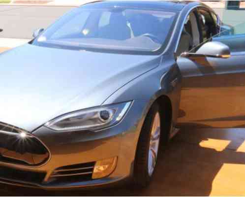 Tesla Model S (2014)