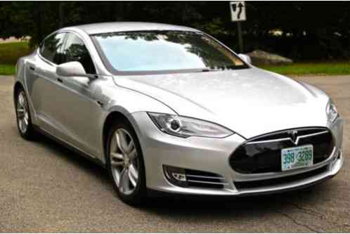 Tesla Model S (2013)