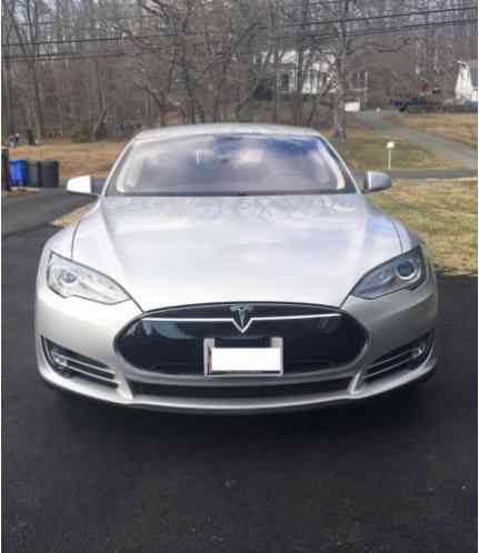 Tesla Model S (2013)