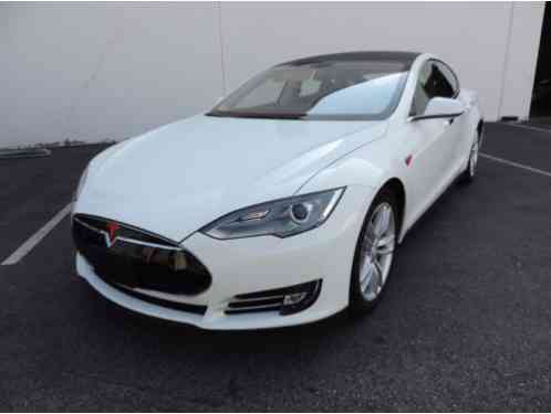 Tesla Model S 4dr Sedan Performance (2013)