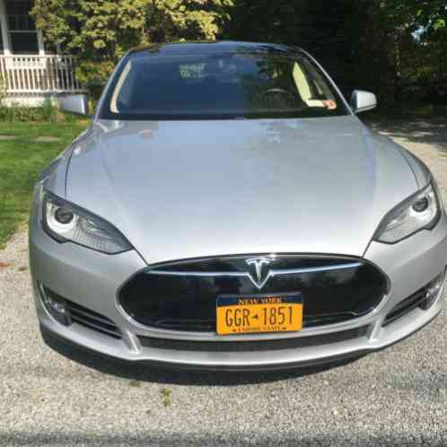 Tesla Model S 60 (2013)