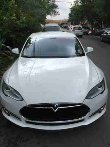 Tesla Model S 60 (2013)