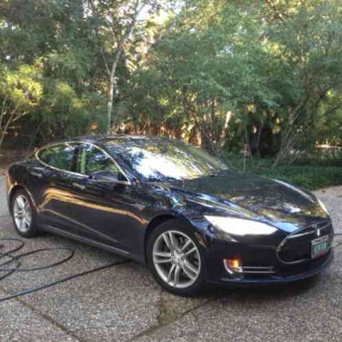 Tesla Model S (2013)