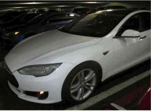 Tesla Model S (2013)