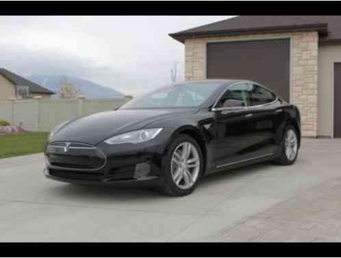 Tesla Model S (2013)