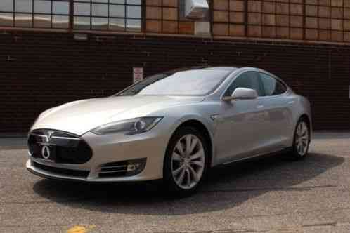 Tesla Model S 60 Kwh Battery 2014 Beautiful Only 14 980 Mile