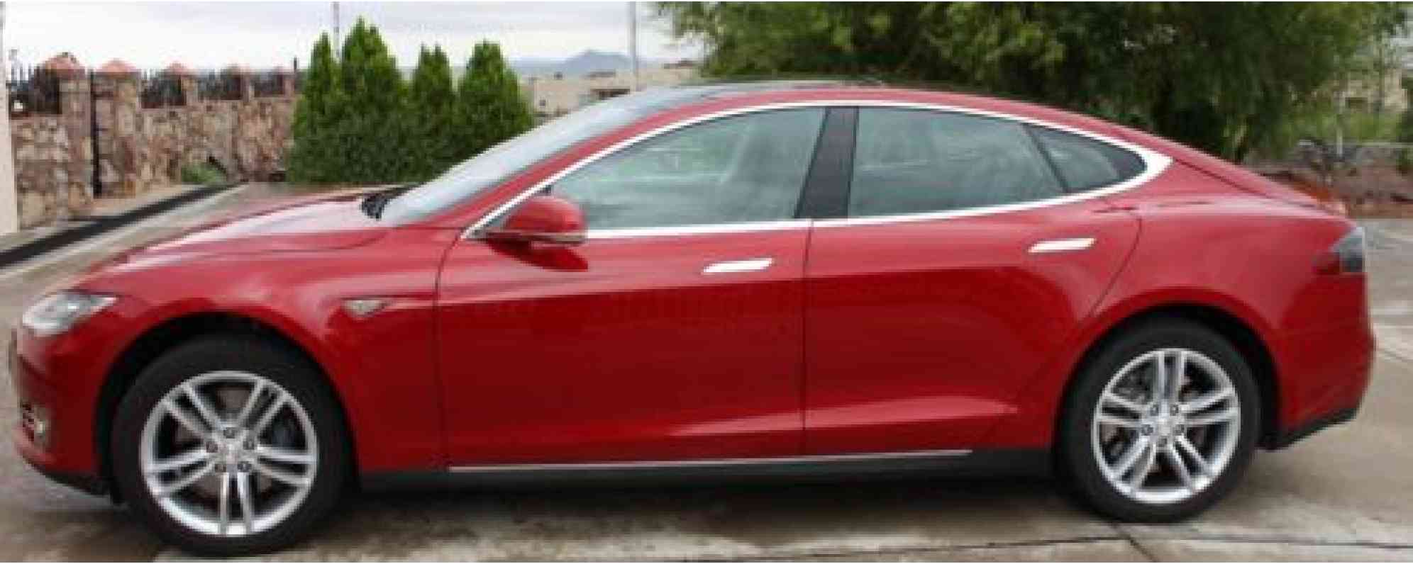 Tesla Model S 85 (2013)