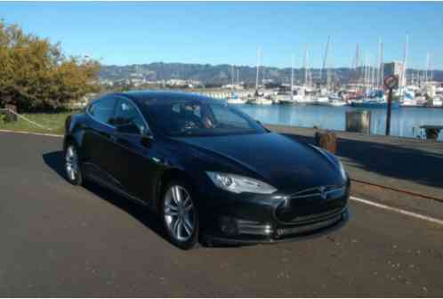 Tesla Model S 85 (2013)