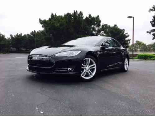 Tesla Model S (2013)