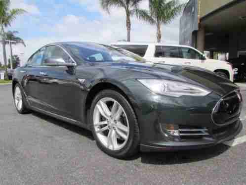 Tesla Model S 85 (2013)