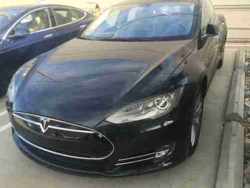 Tesla Model S 85 (2013)