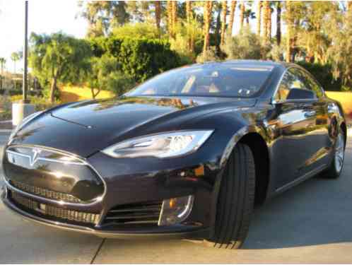 Tesla Model S (2014)