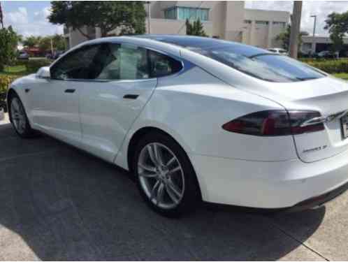 Tesla Model S 85 (2013)