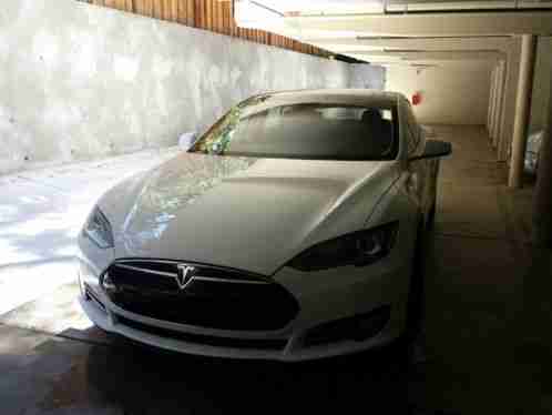 Tesla Model S 85 kWh- show original (2014)