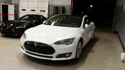 Tesla Model S 85 kWh (2014)