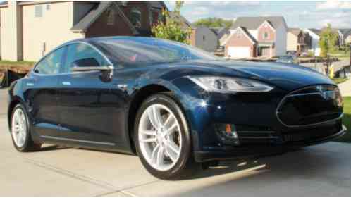 Tesla Model S 85 | Tech | Air Susp (2013)