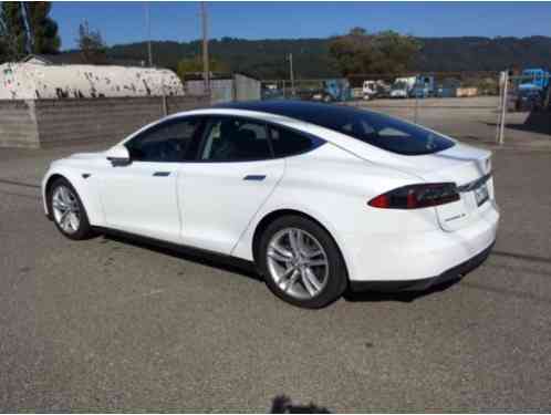 Tesla Model S 85D (2015)