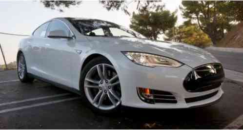 Tesla Model S (2013)