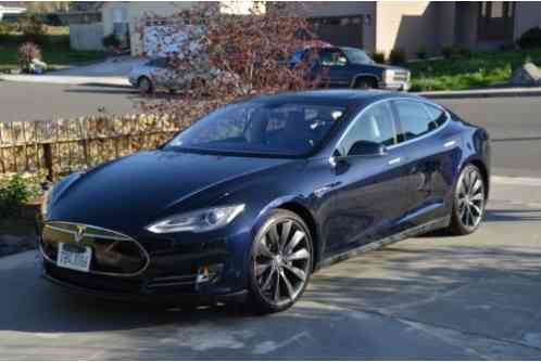 Tesla Model S 85P (2013)