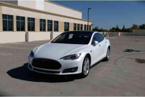 Tesla Model S 9k Miles Leather (2014)