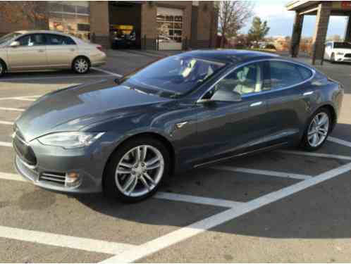 Tesla Model S (2013)