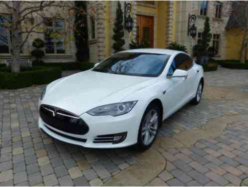 Tesla Model S (2013)