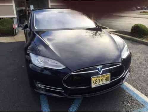 Tesla Model S (2014)