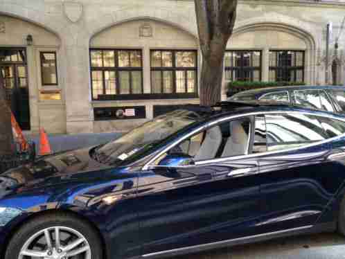 Tesla Model S MODEL S (2013)