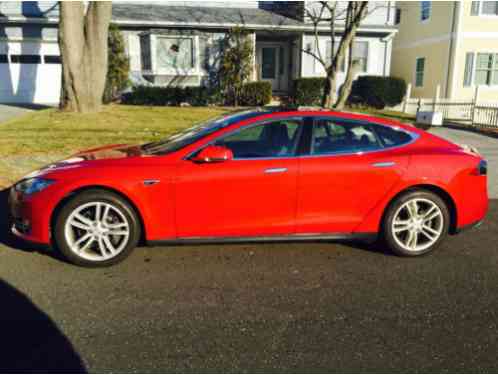 2014 Tesla Model S Model S